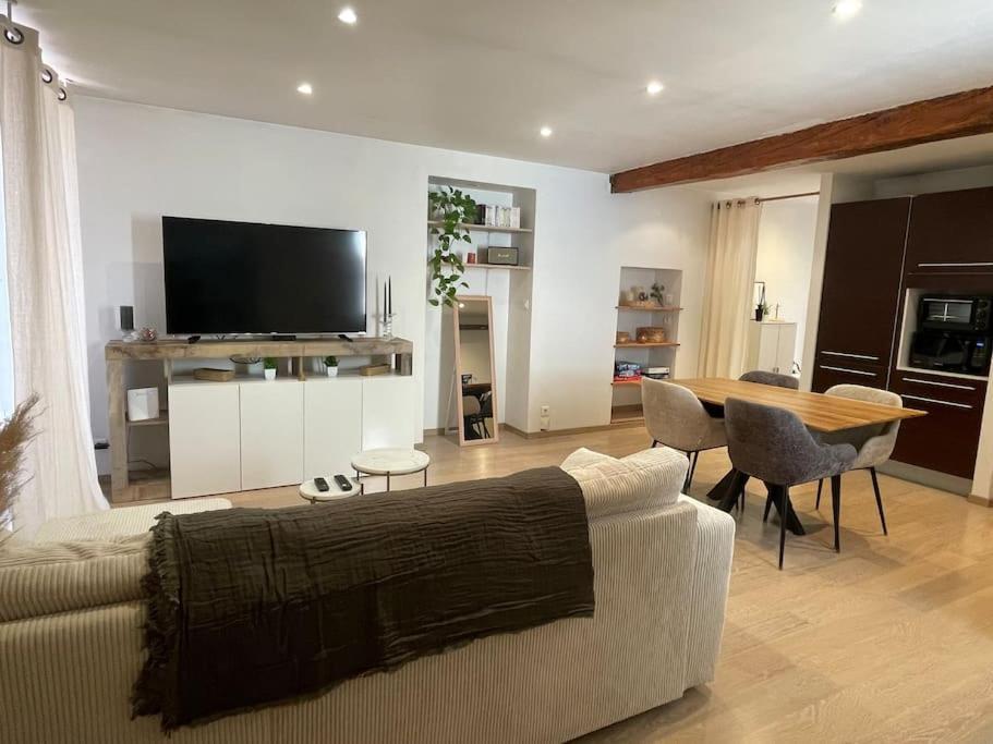 T2 En Centre-ville Ajaccio (Corsica)